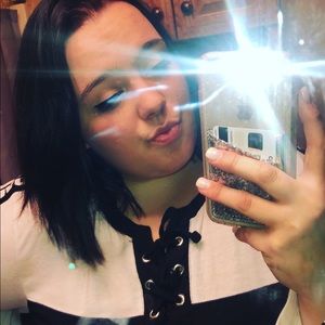 Meet your Posher, Danielle